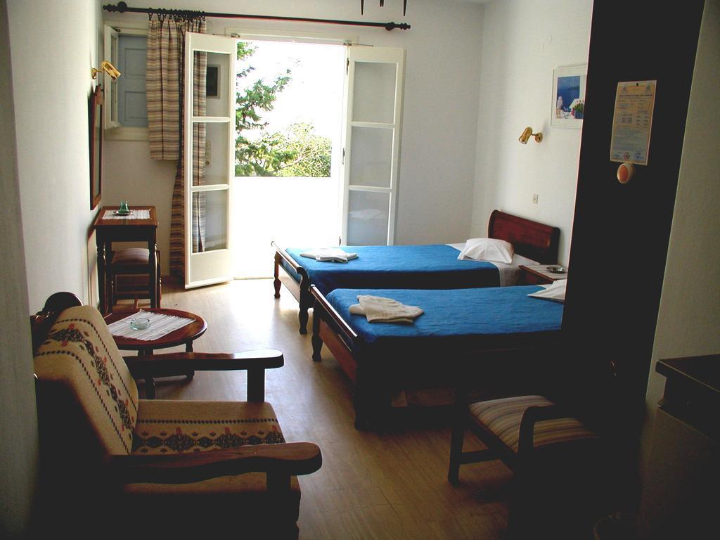 Elena Studios & Suites Орнос Екстериор снимка