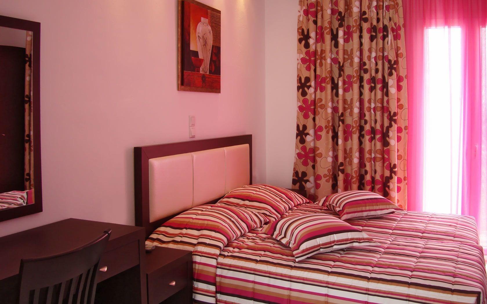 Elena Studios & Suites Орнос Екстериор снимка