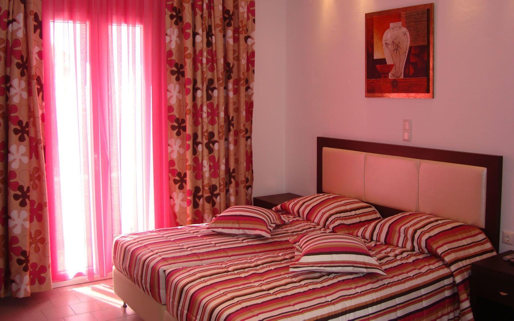 Elena Studios & Suites Орнос Екстериор снимка