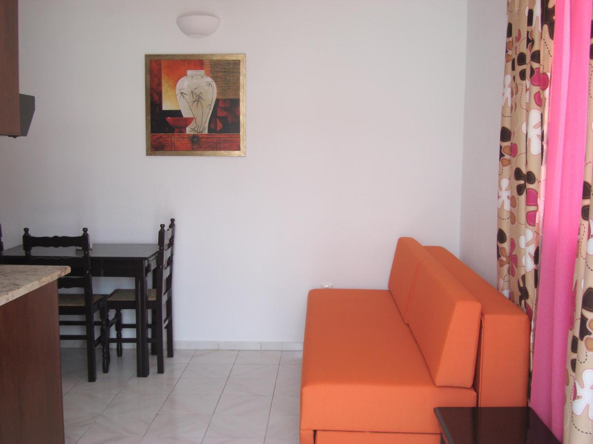 Elena Studios & Suites Орнос Екстериор снимка