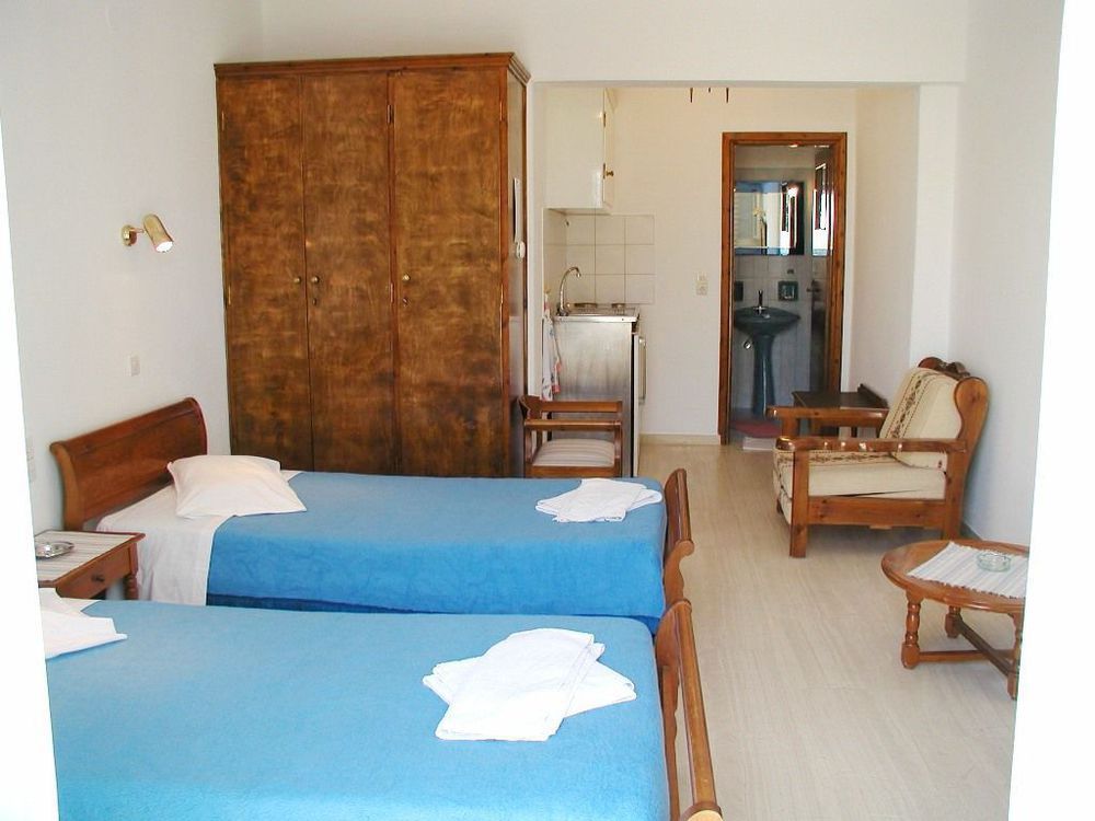 Elena Studios & Suites Орнос Екстериор снимка